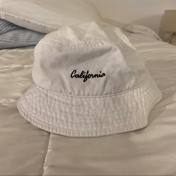 Accessories - california white bucket hat